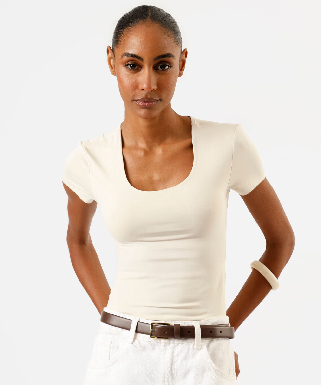 blusa baby look feminina de poliamida básica bege