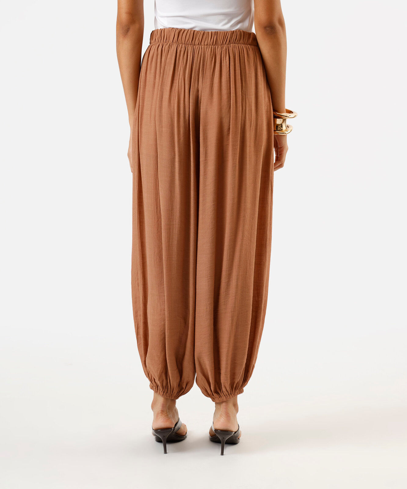 calça aladim feminina com viscose texturizada marrom