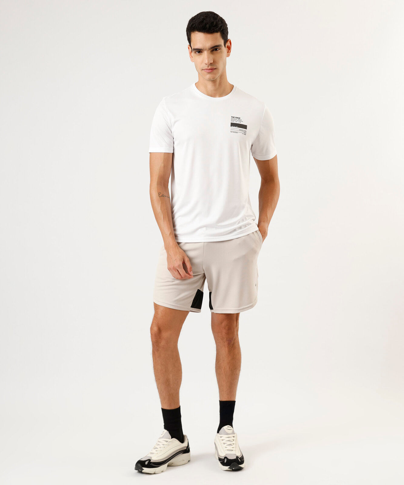camiseta esportiva masculina manga curta estampada branca