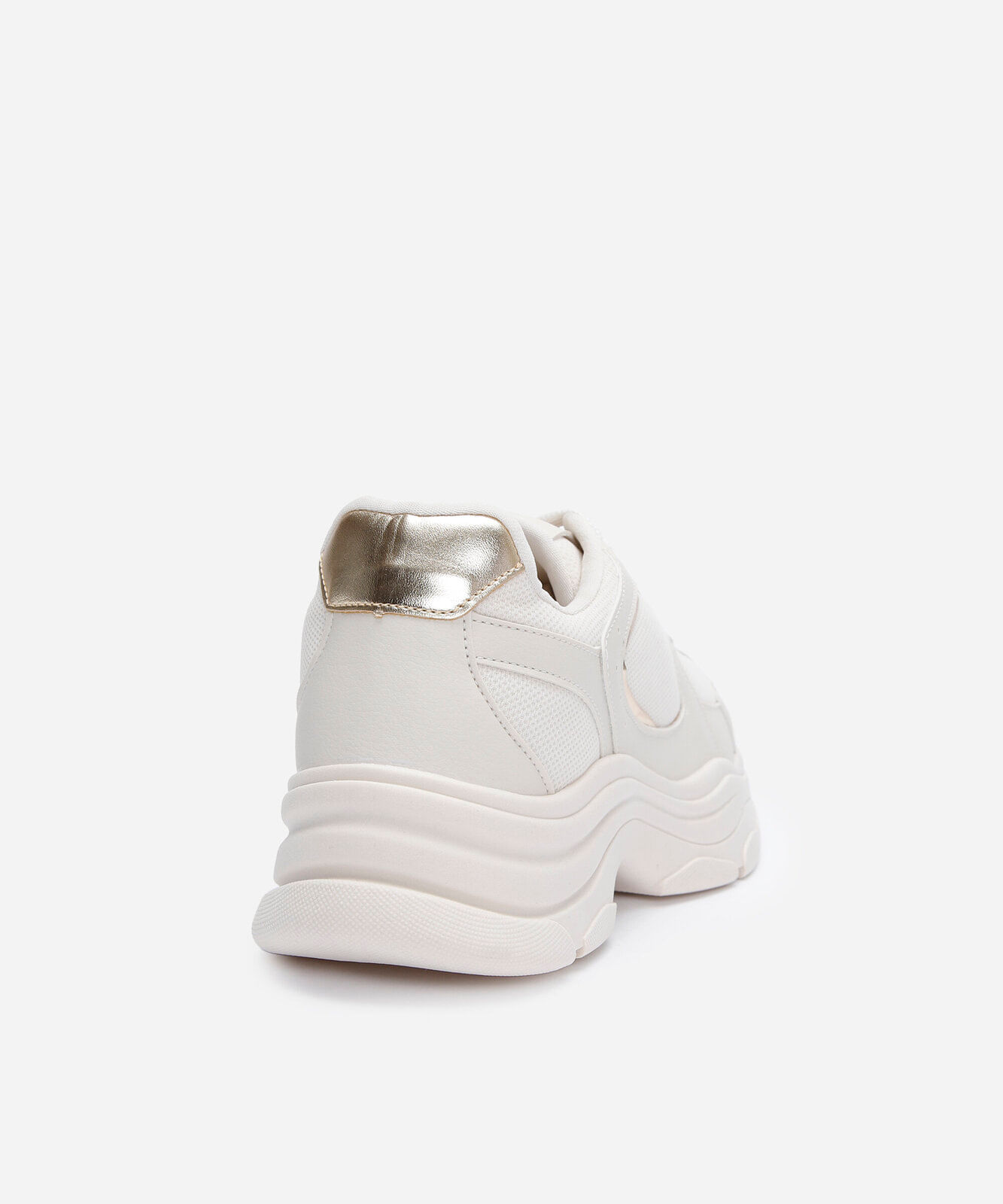 tênis chunky com recortes off white