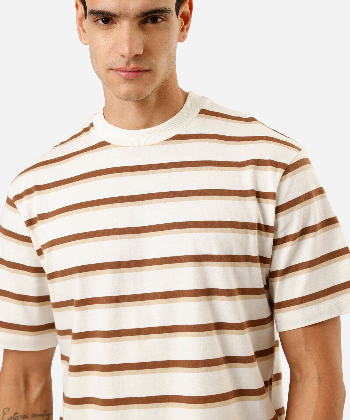 camiseta masculina de algodão manga curta listrada off white