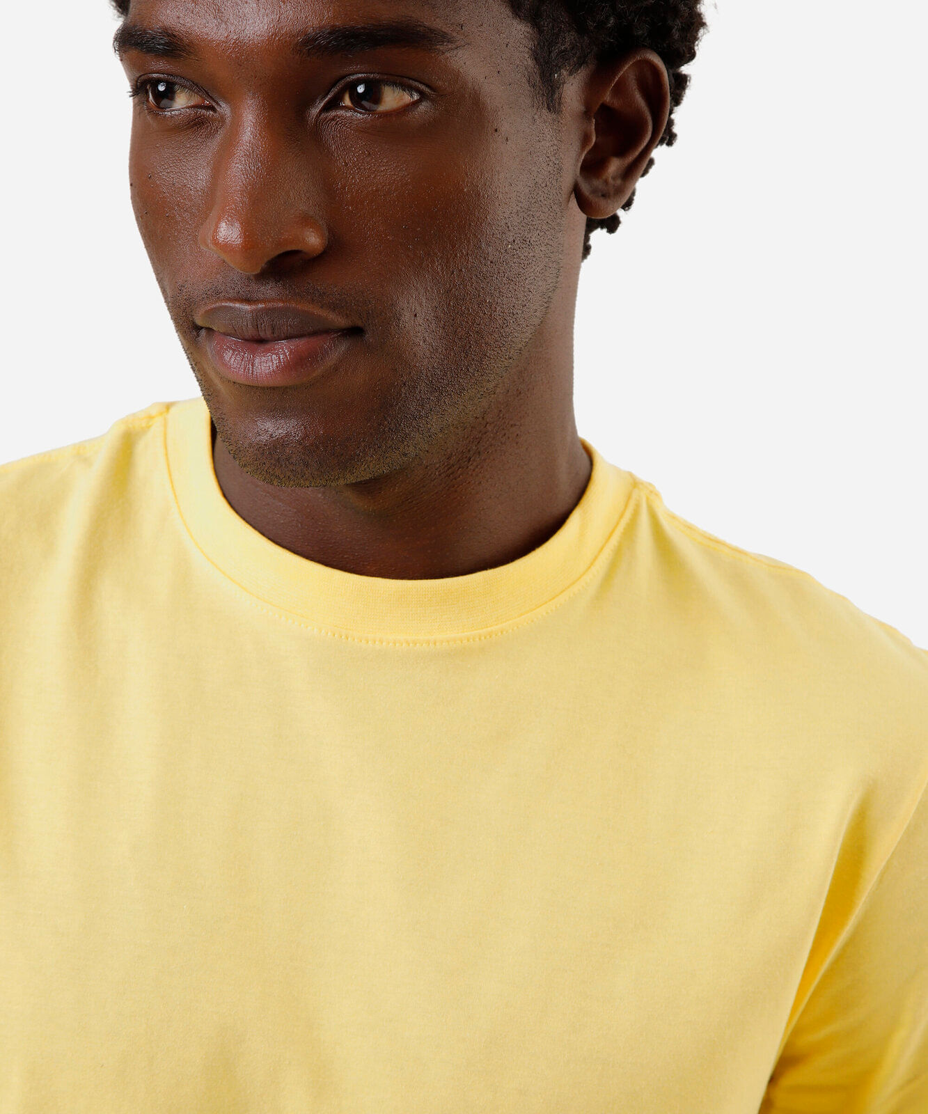camiseta de algodão básica manga curta amarela