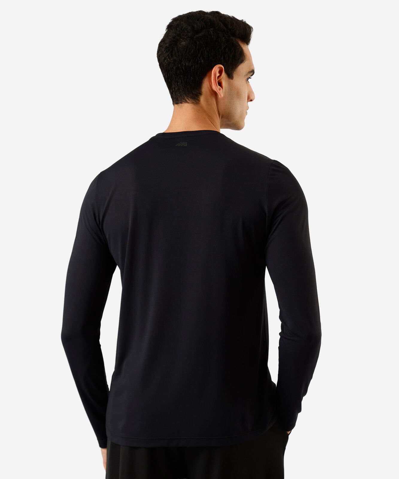 camiseta slim fit esportiva masculina de poliamida manga longa preta