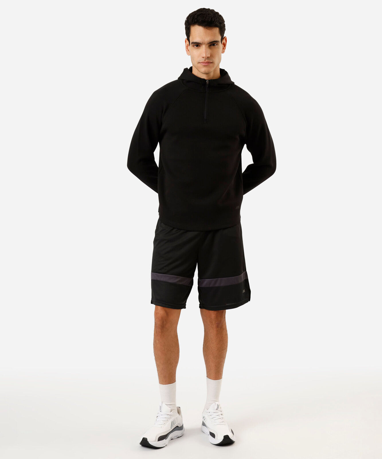 blusão esportivo masculino com capuz e zíper preto