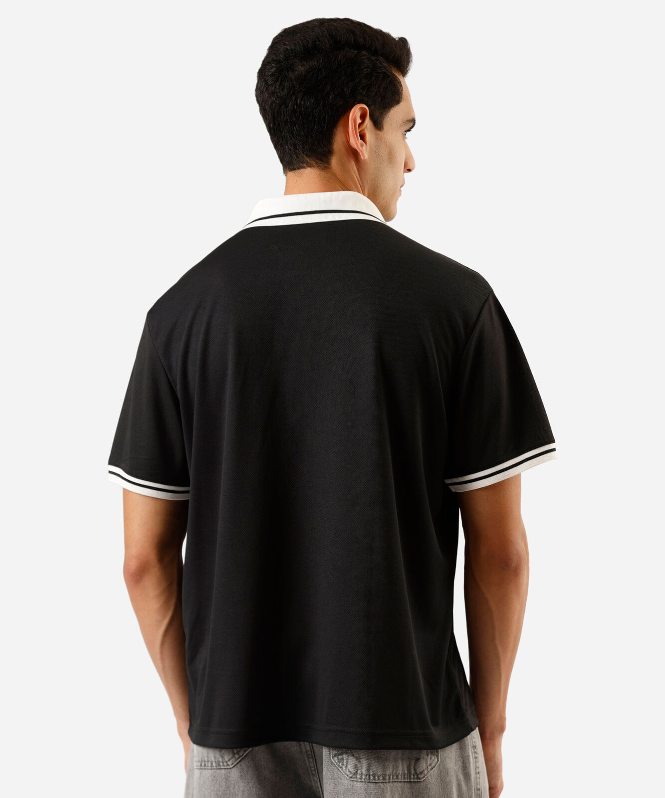 camiseta masculina com gola manga curta estampada preta