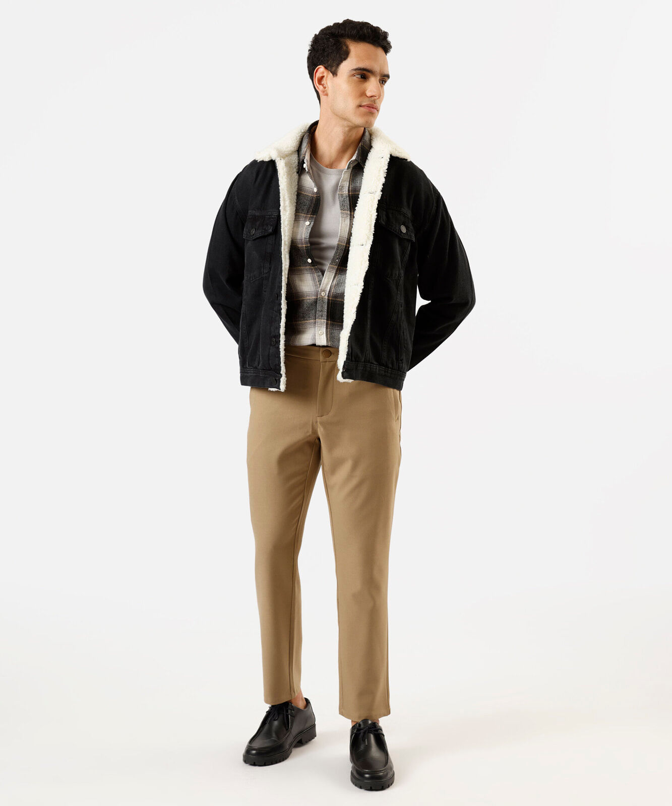 jaqueta masculina jeans com gola em sherpa preta