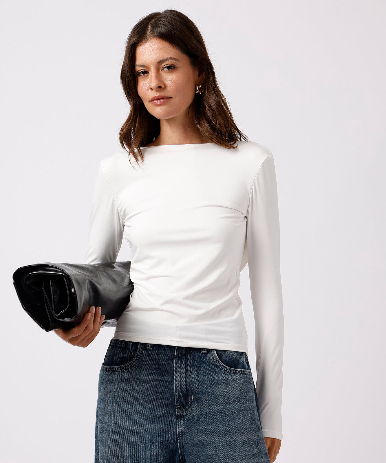 blusa feminina decote degagê costas manga longa mindset off white