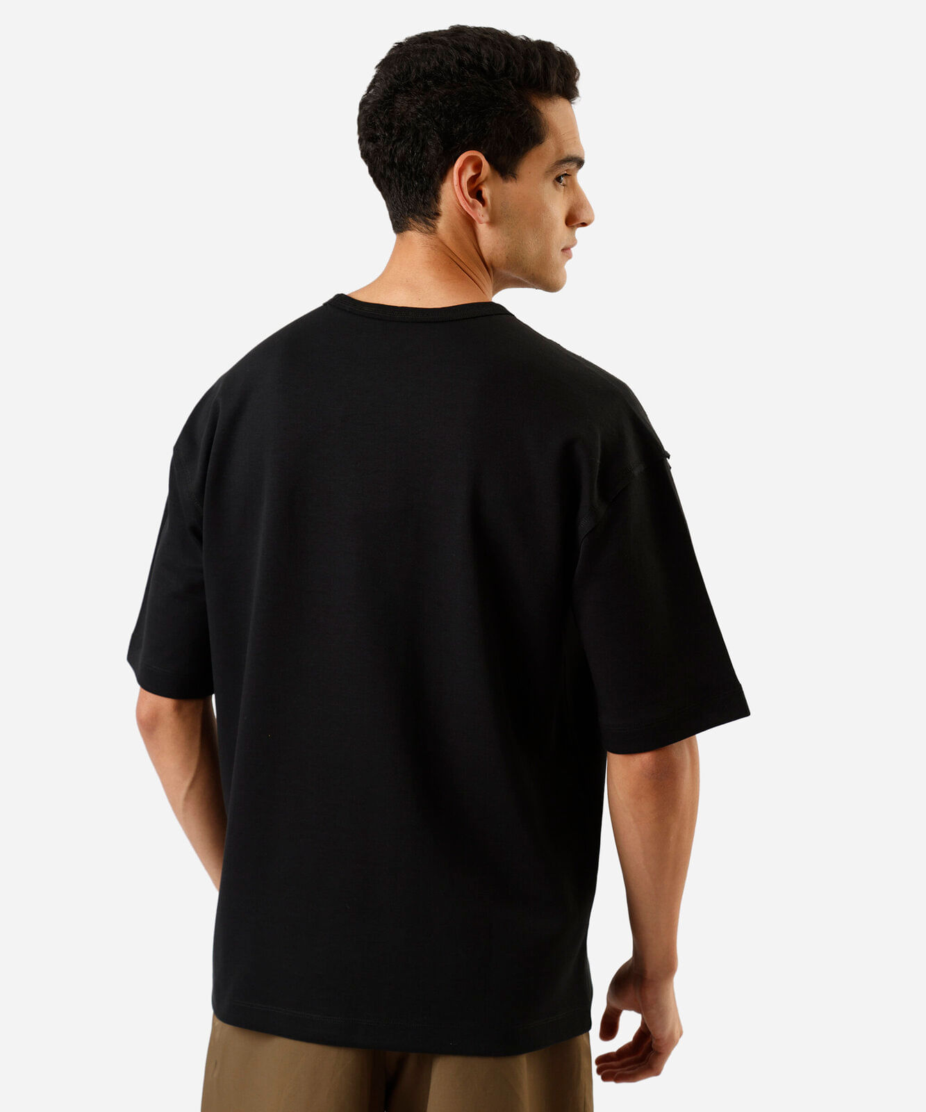 camiseta masculina oversized  com algodão preta