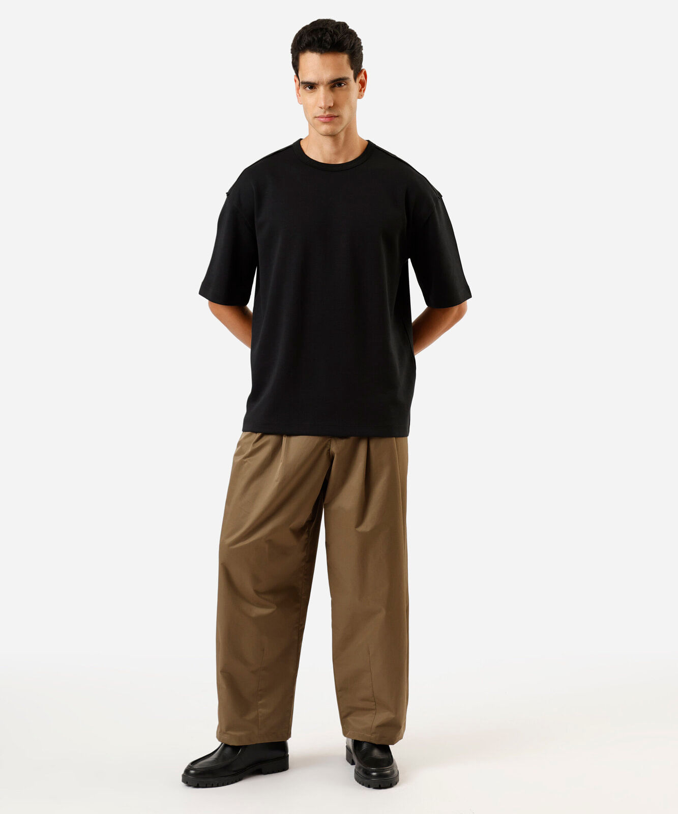 camiseta masculina oversized  com algodão preta