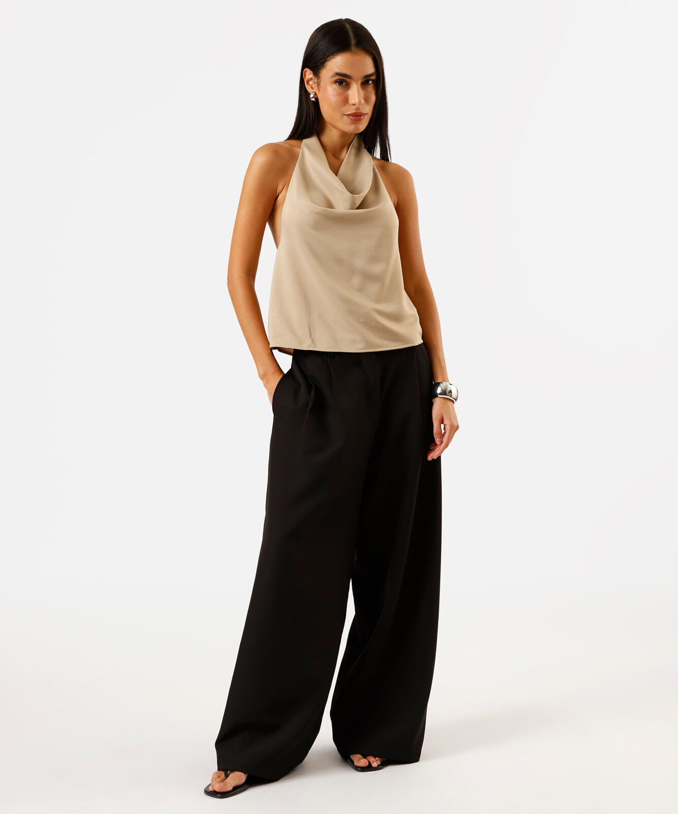 blusa frente única feminina acetinada bege