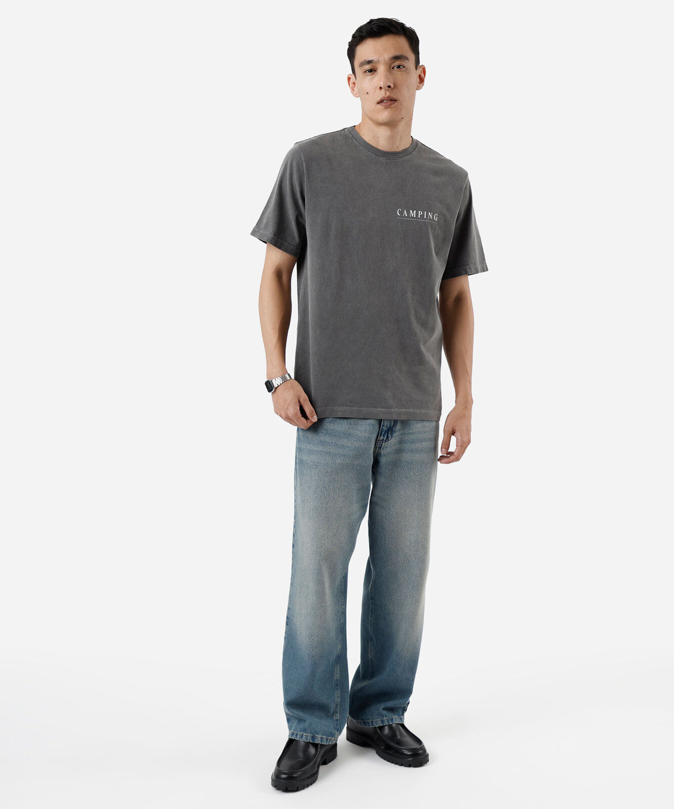 camiseta masculina de algodão estampada estonada cinza