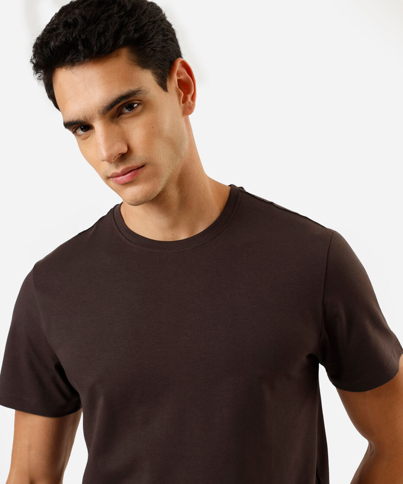 camiseta slim masculina de algodão marrom