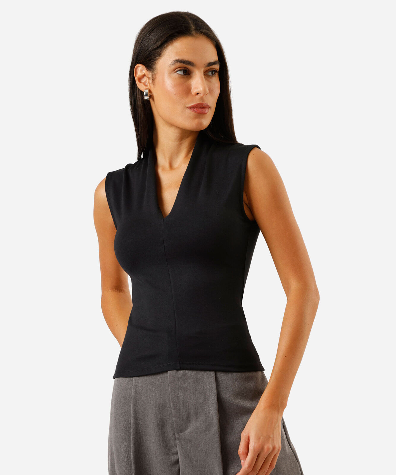 regata feminina com viscose decote v preta