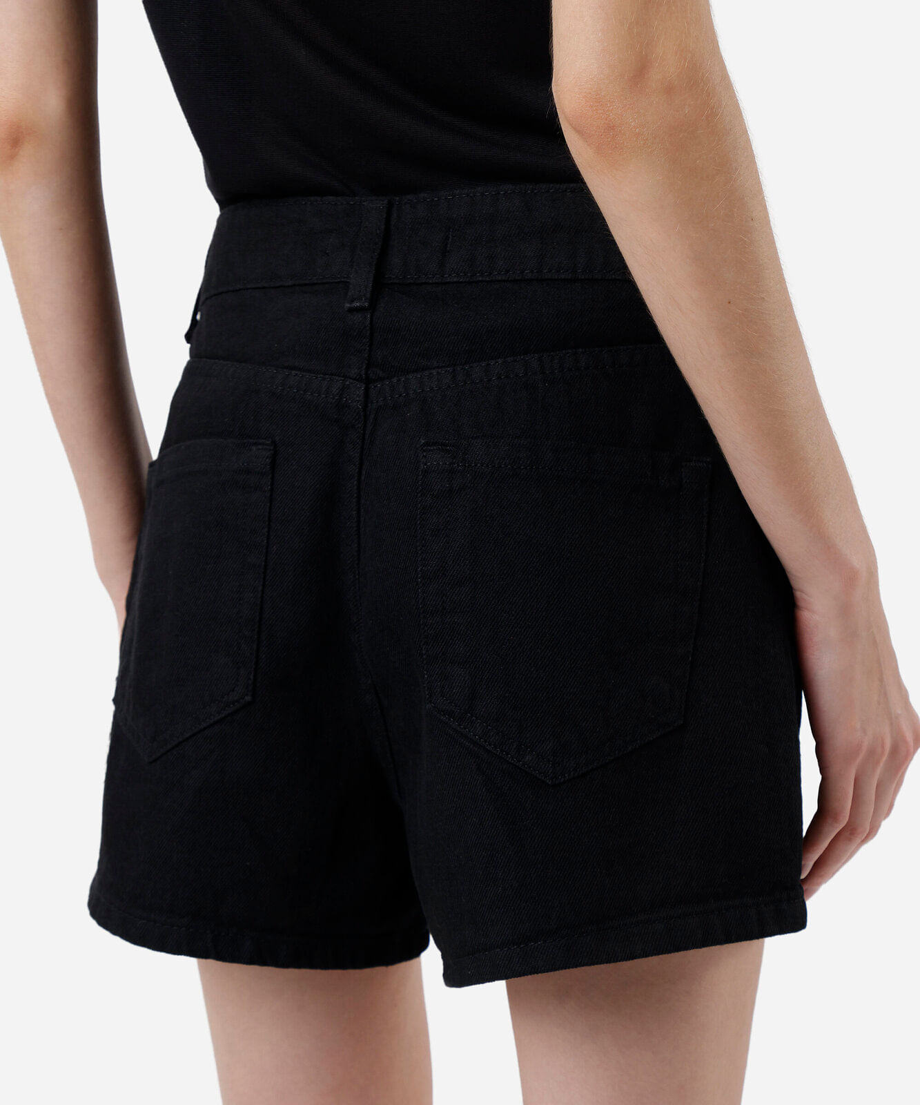 short feminino jeans com brilhos cintura alta preto
