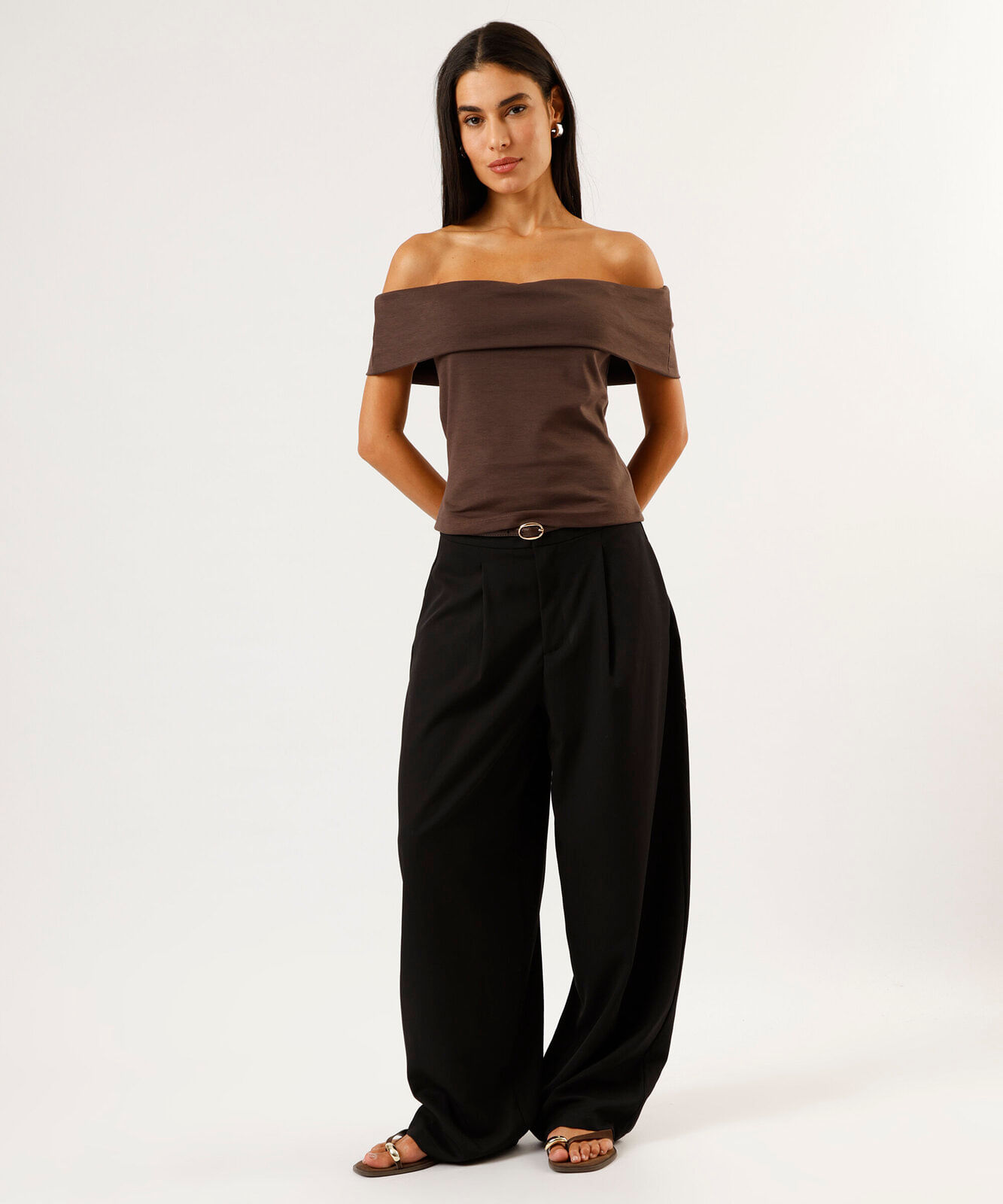 blusa feminina ombro a ombro marrom