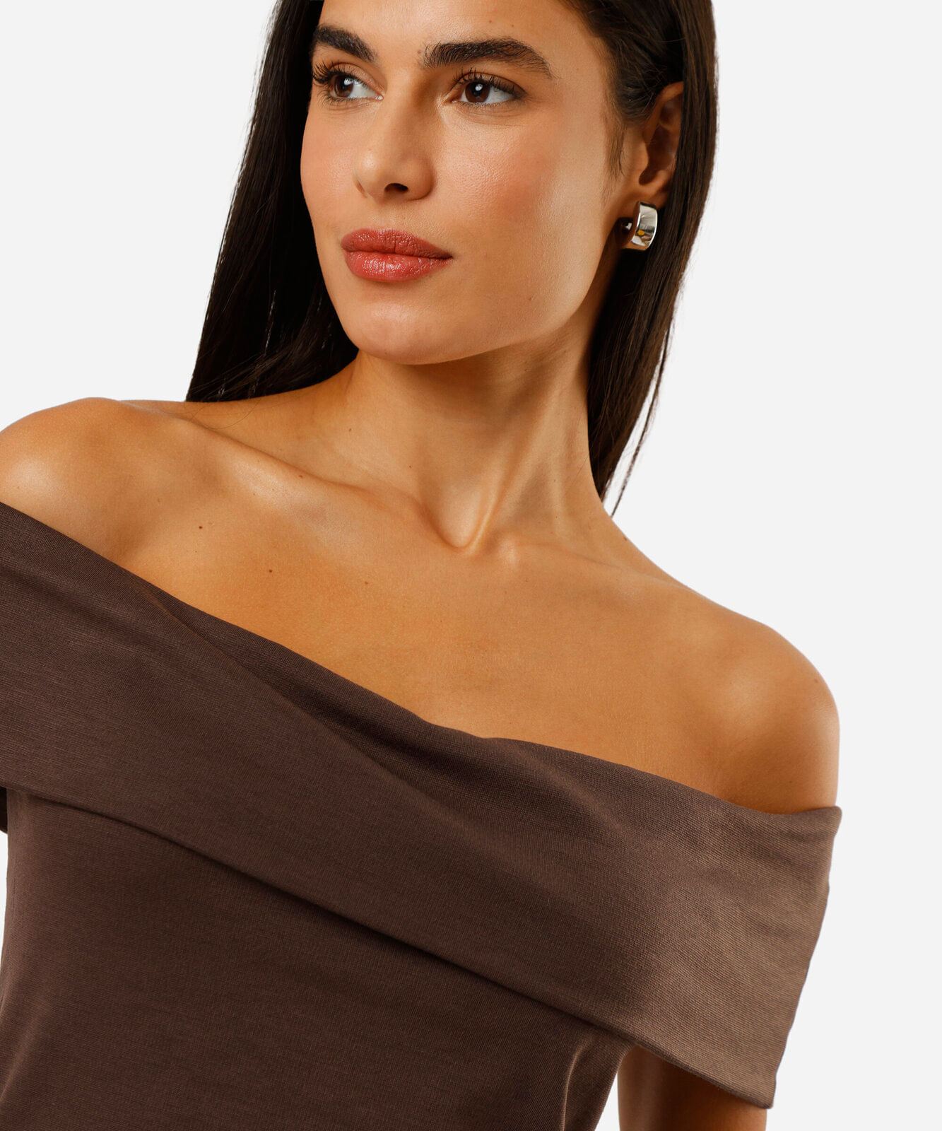 blusa feminina ombro a ombro marrom