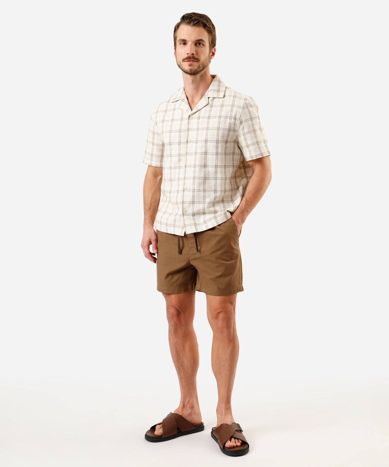 bermuda masculina de algodão com cordão marrom