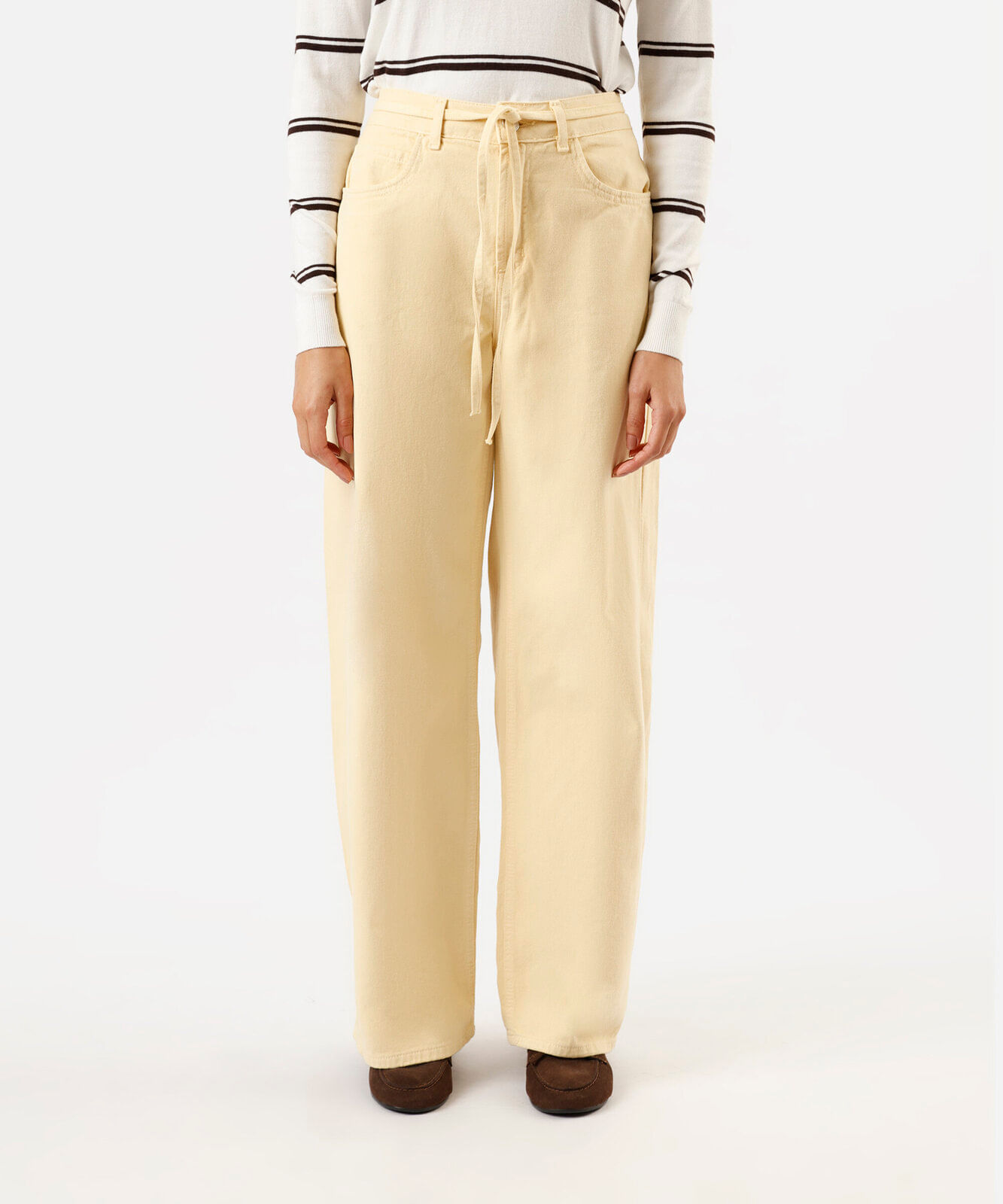 calça reta feminina de sarja oversized amarela