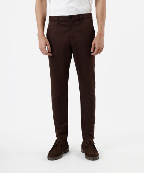 calça chino carrot de alfaiataria masculina marrom