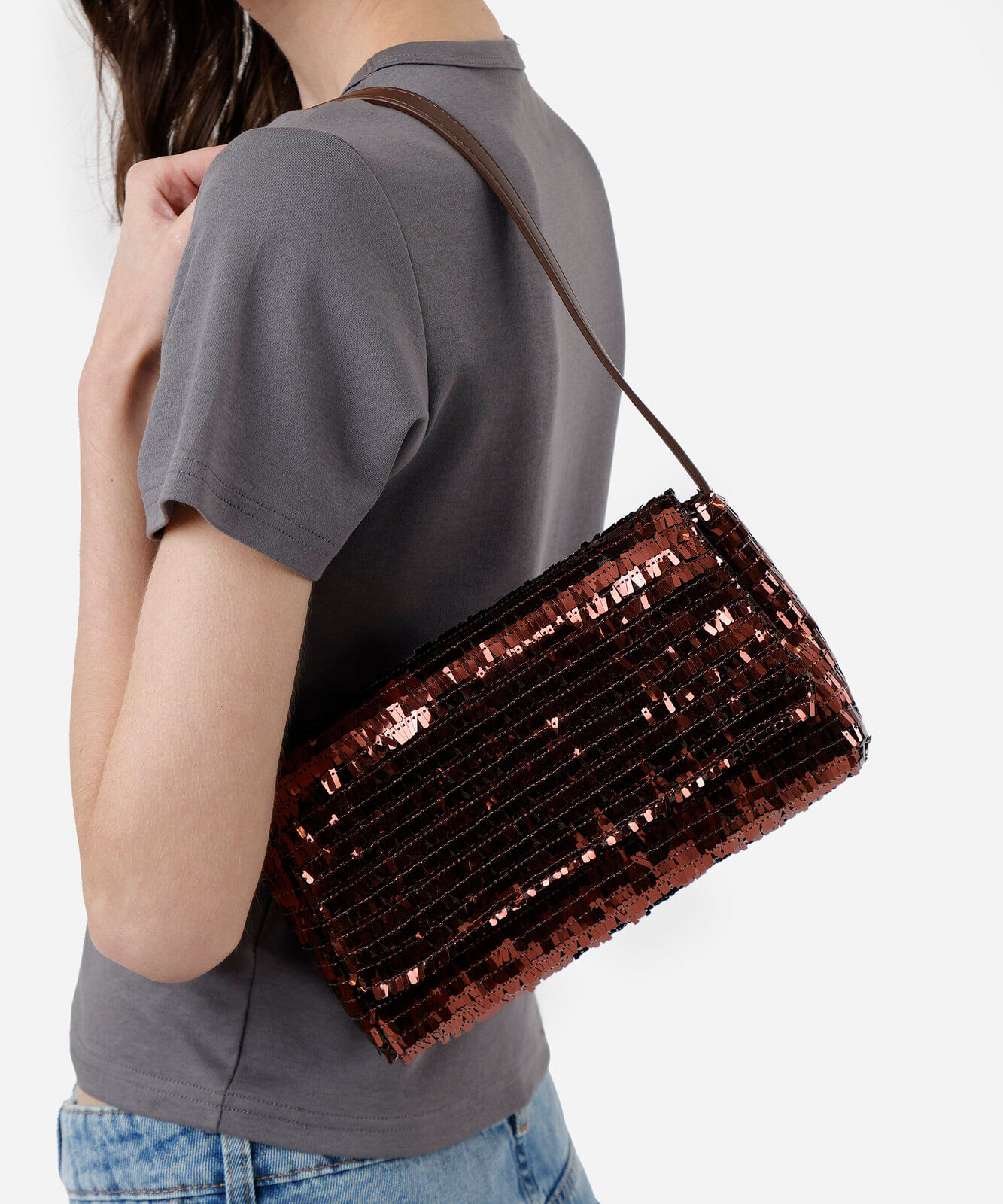 bolsa baguete de paetê marrom