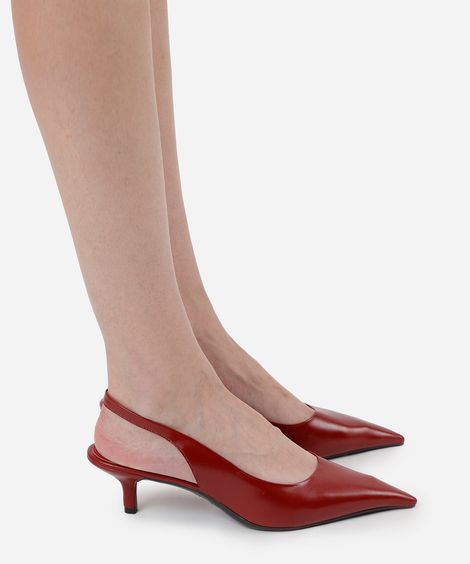 scarpin bico fino salto baixo vermelho