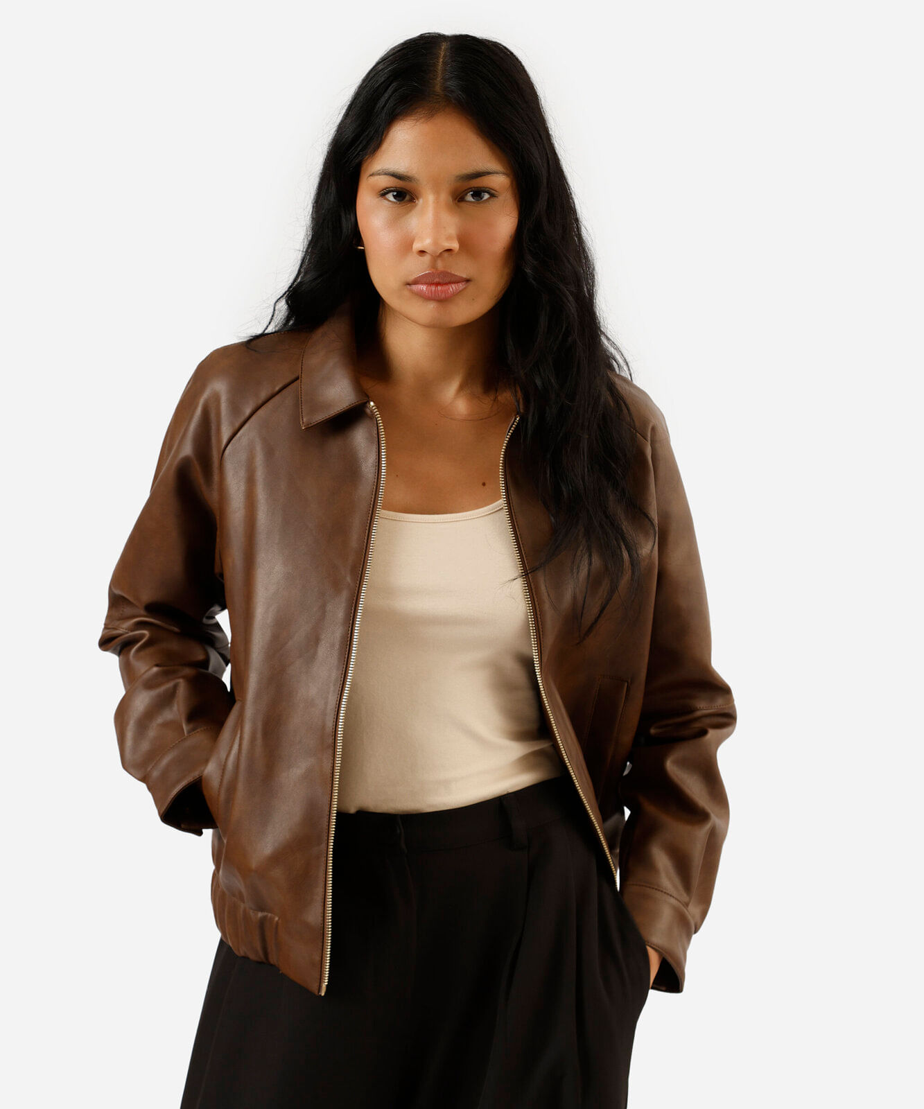 jaqueta bomber feminina de pu com bolsos marrom