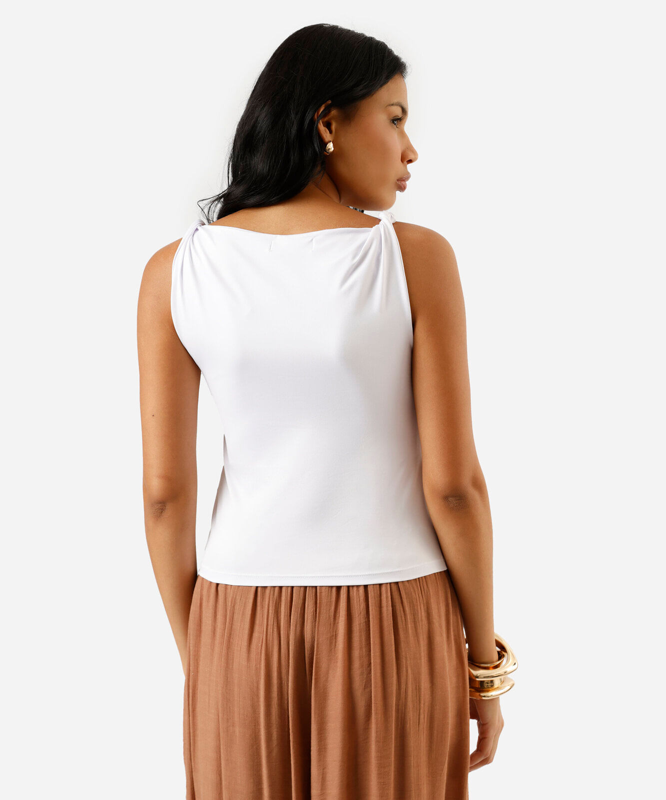 regata feminina assimétrica com alças torcidas off white