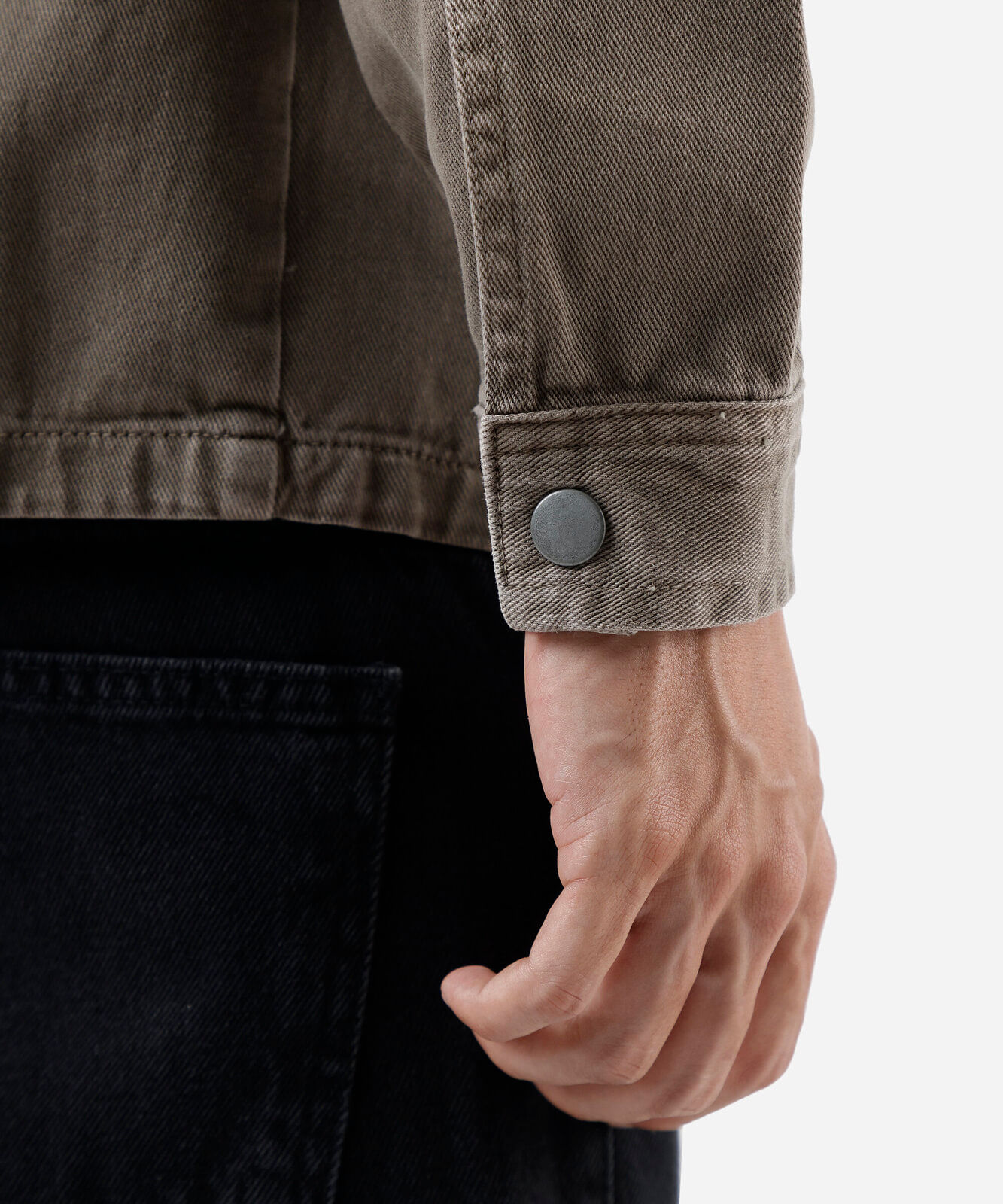 camisa oversized masculina de sarja manga longa estonada marrom