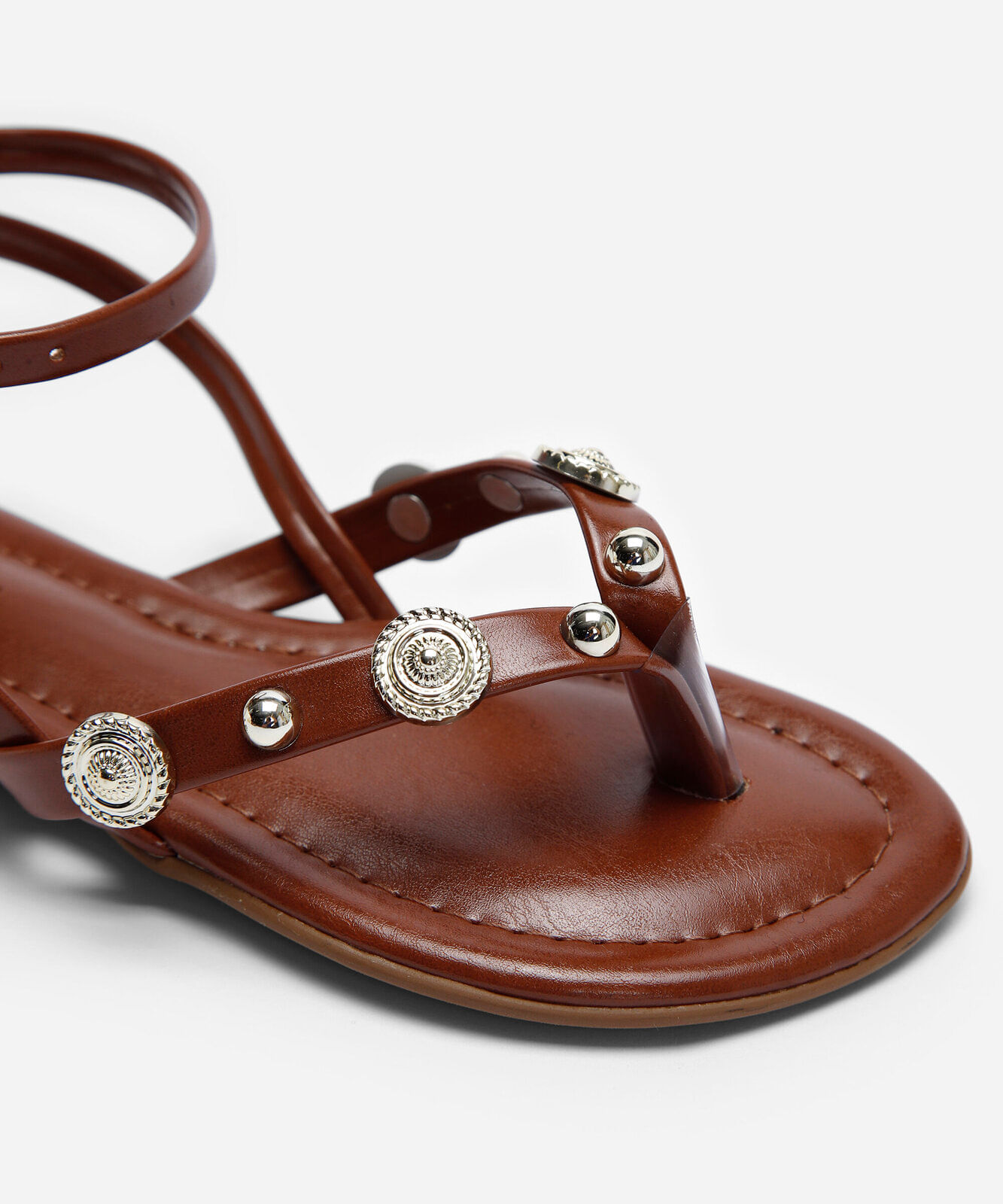 rasteirinha infantil com tachas marrom
