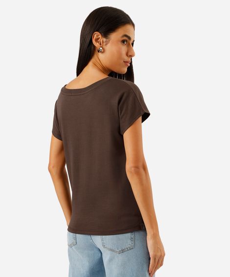 camiseta feminina de algodão peruano decote canoa manga curta marrom