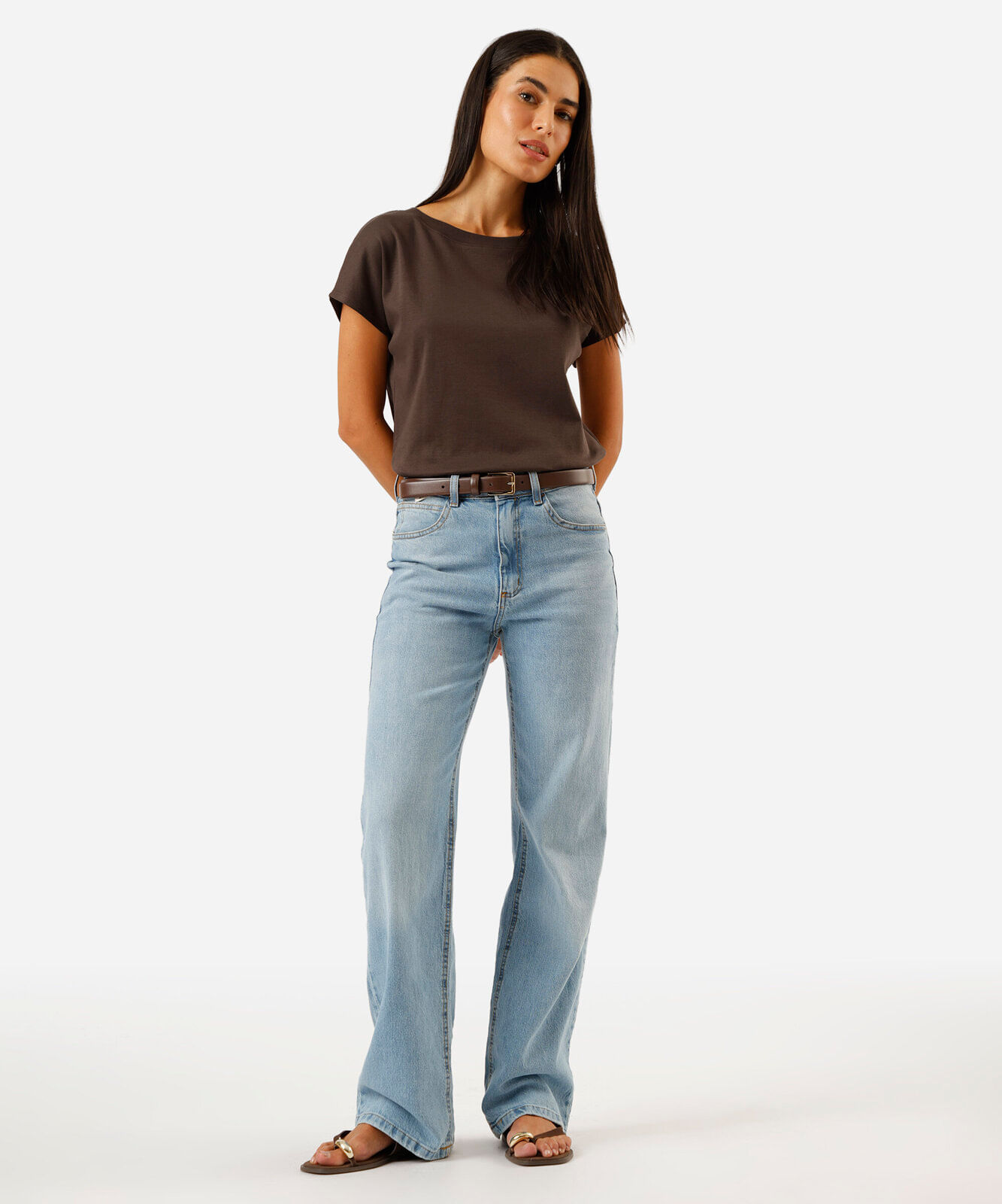 camiseta feminina de algodão peruano decote canoa manga curta marrom