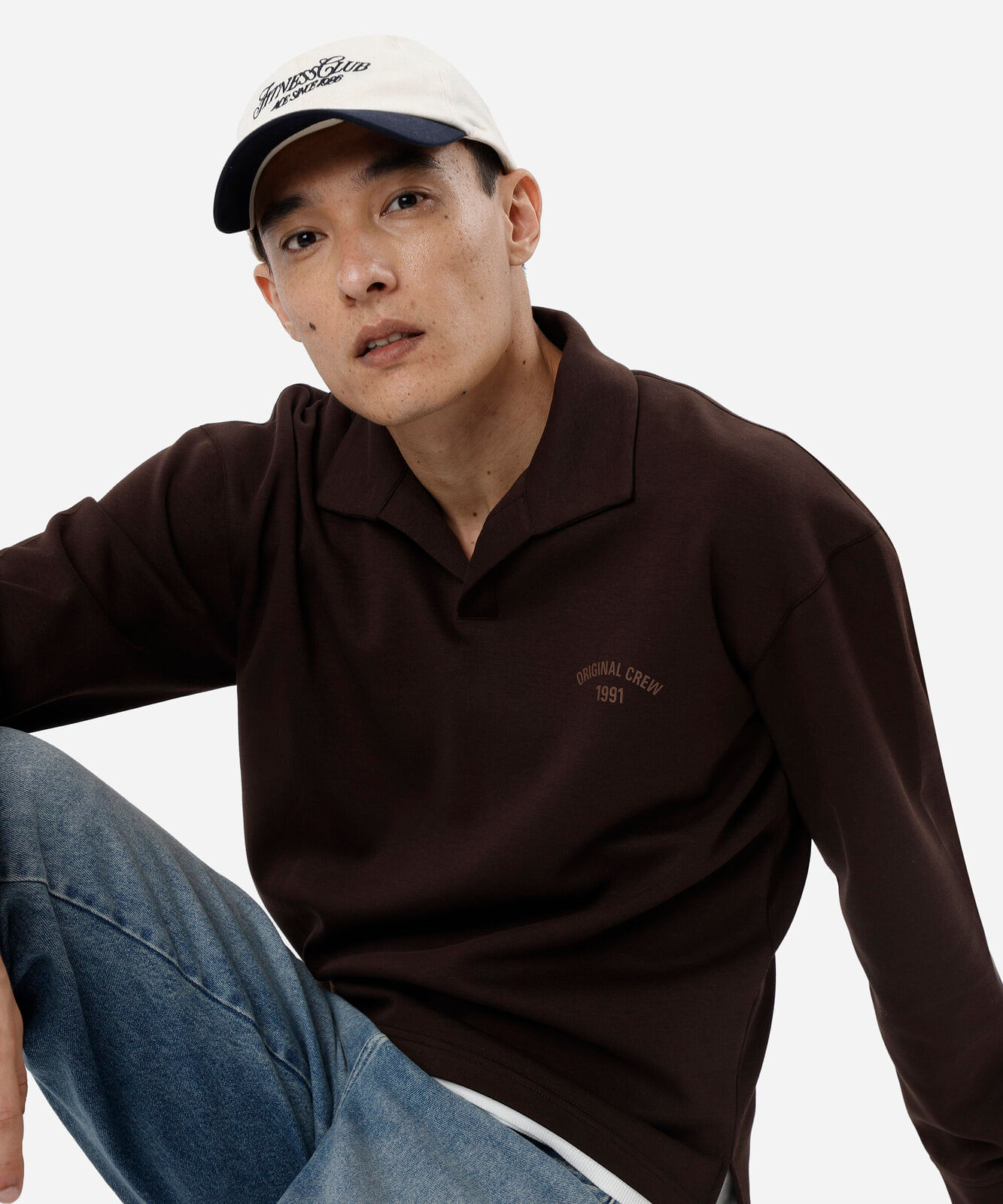 camiseta masculina manga longa com gola marrom