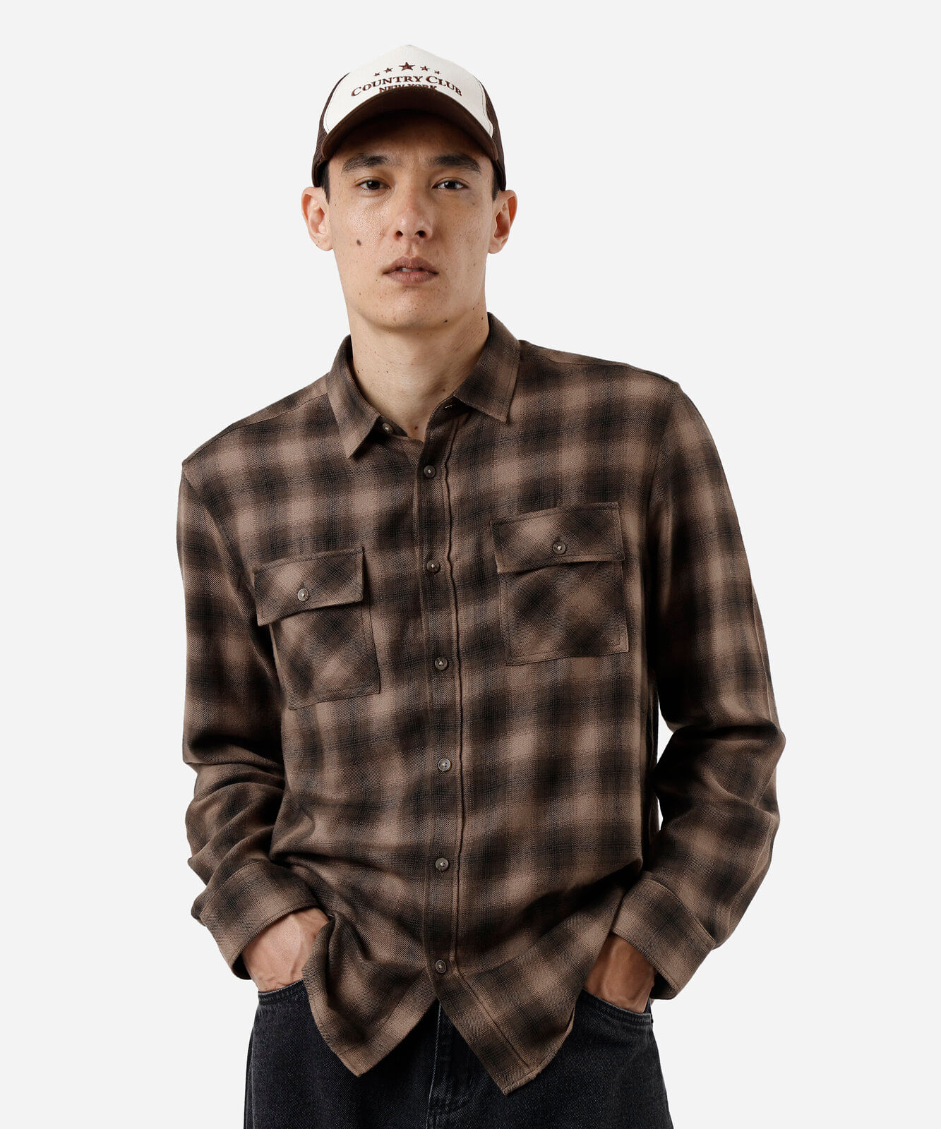 camisa masculina com viscose manga longa xadrez marrom
