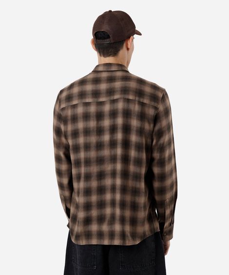 camisa masculina com viscose manga longa xadrez marrom