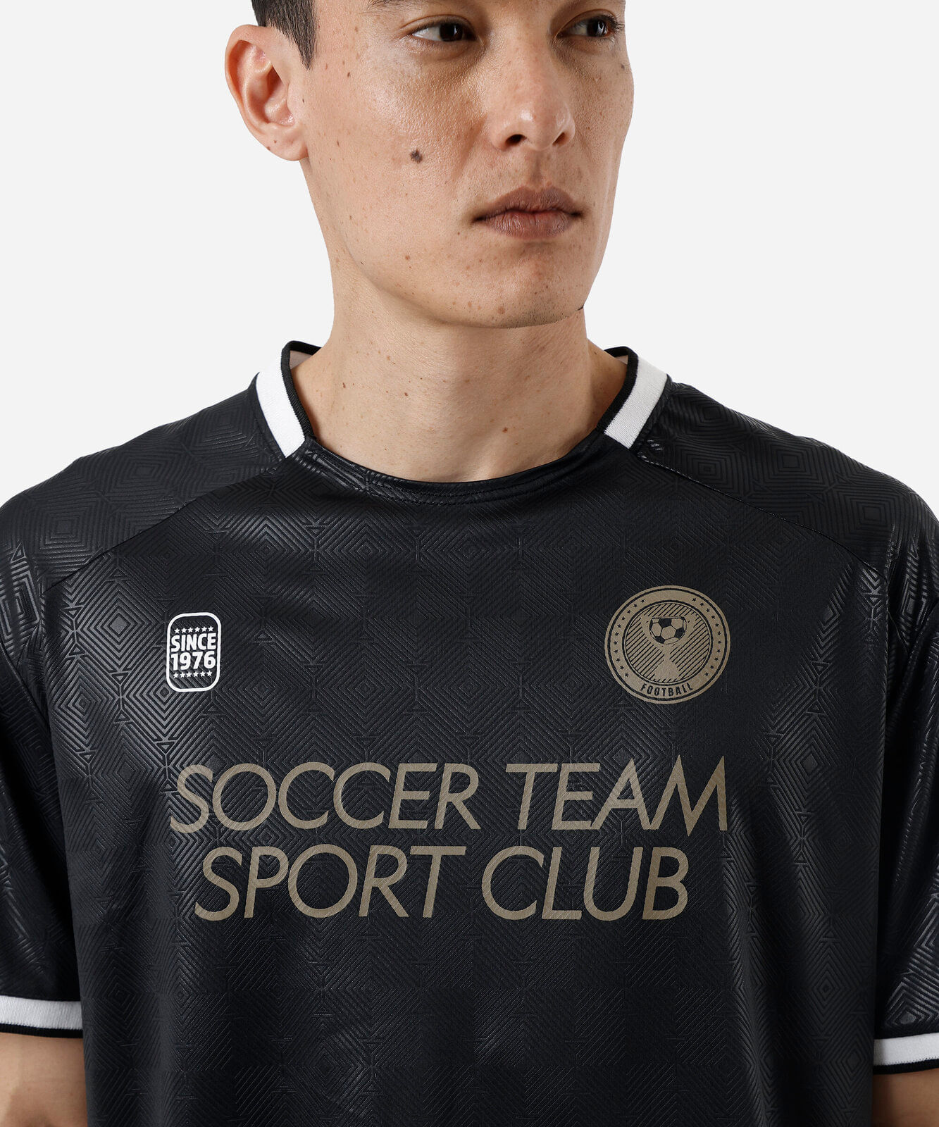 camiseta esportiva masculina manga curta estampada preta