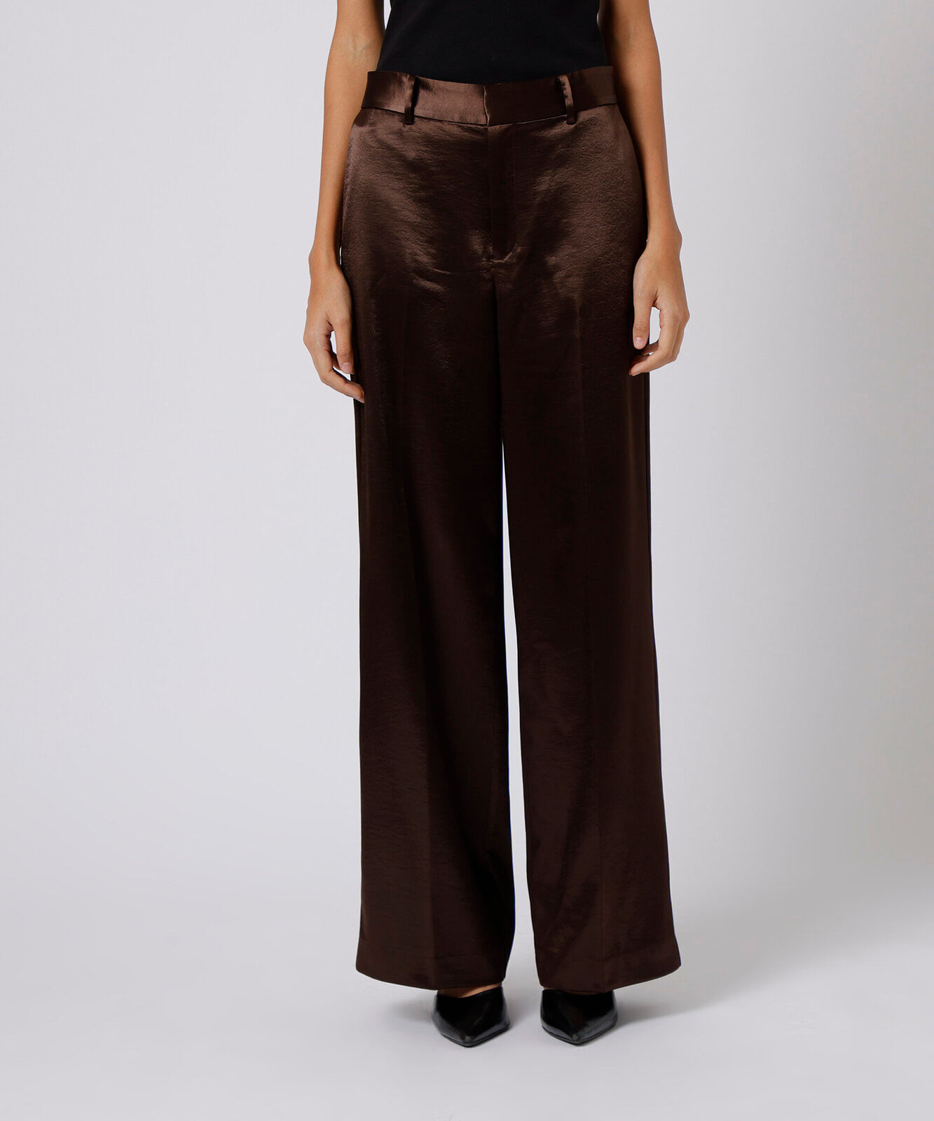 calça de alfaiataria feminina acetinada mindset marrom