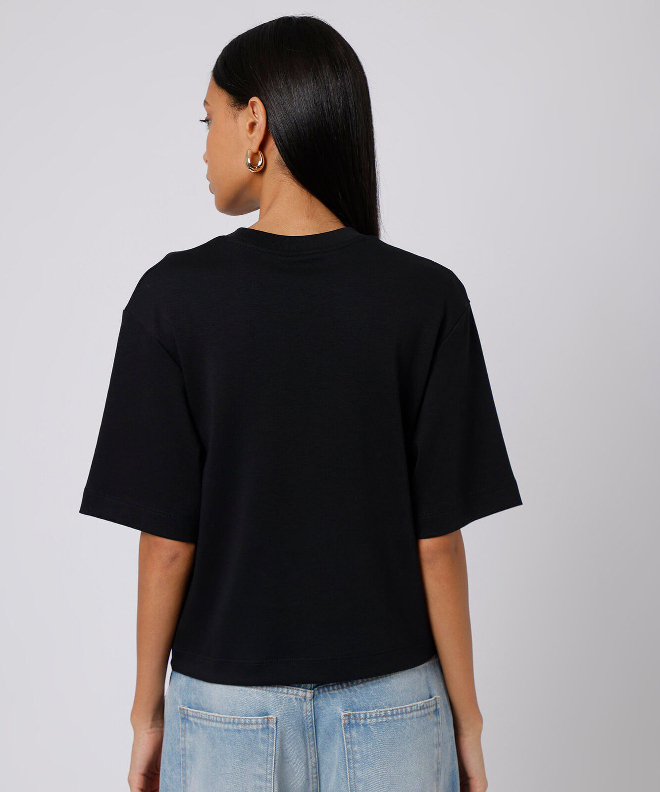 camiseta box fit feminina de algodão peruano mindset preta