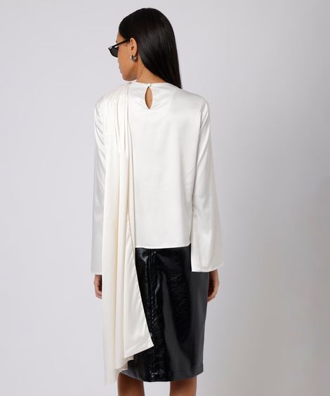 blusa feminina manga longa com capa acetinada mindset off white