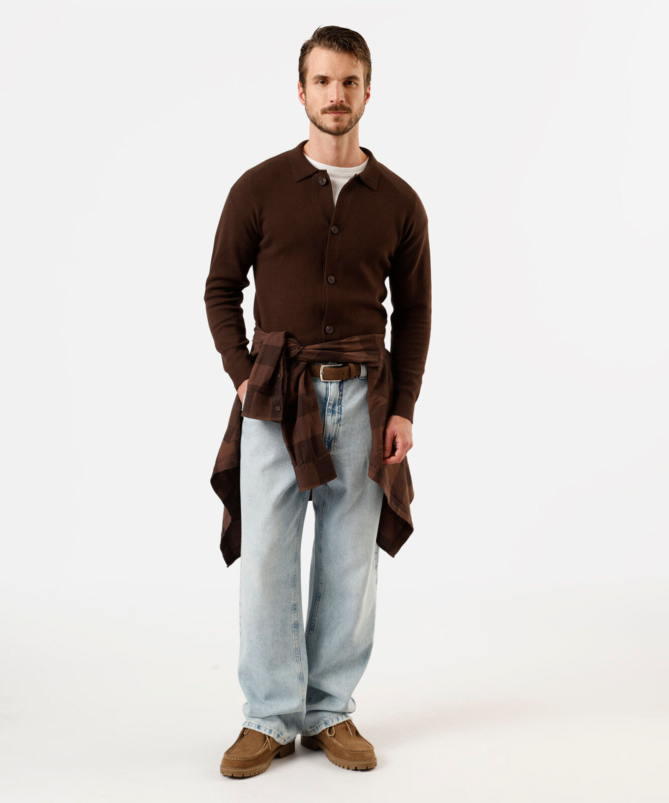 cardigan masculino de tricot com gola marrom