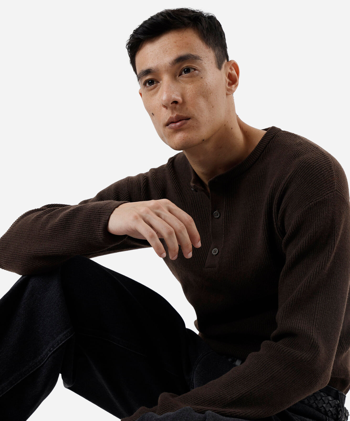 blusa slim fit masculina de tricot canelada marrom