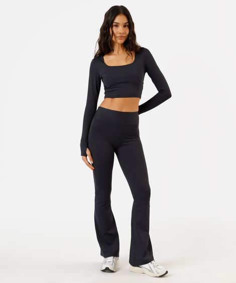 calça legging flare esportiva feminina de poliamida preta
