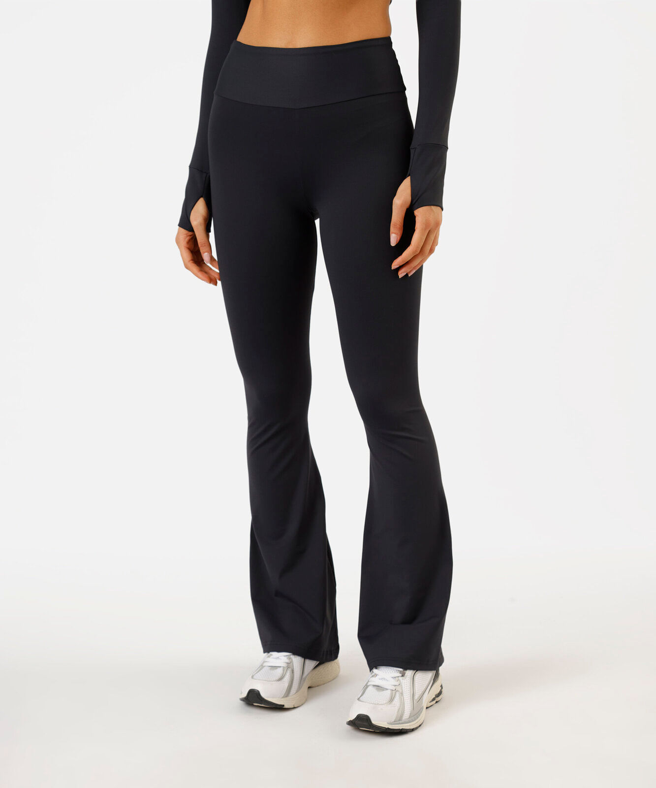 calça legging flare esportiva feminina de poliamida preta