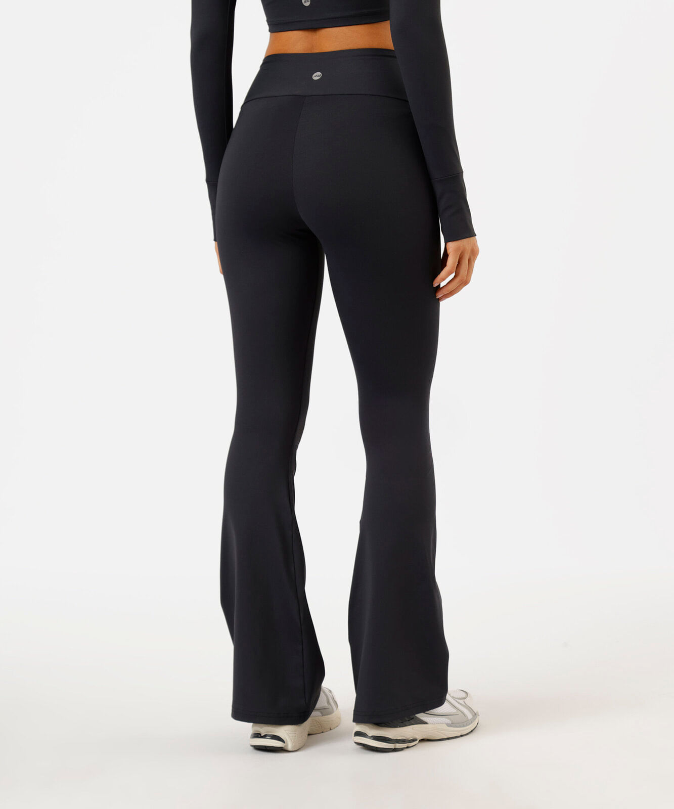 calça legging flare esportiva feminina de poliamida preta