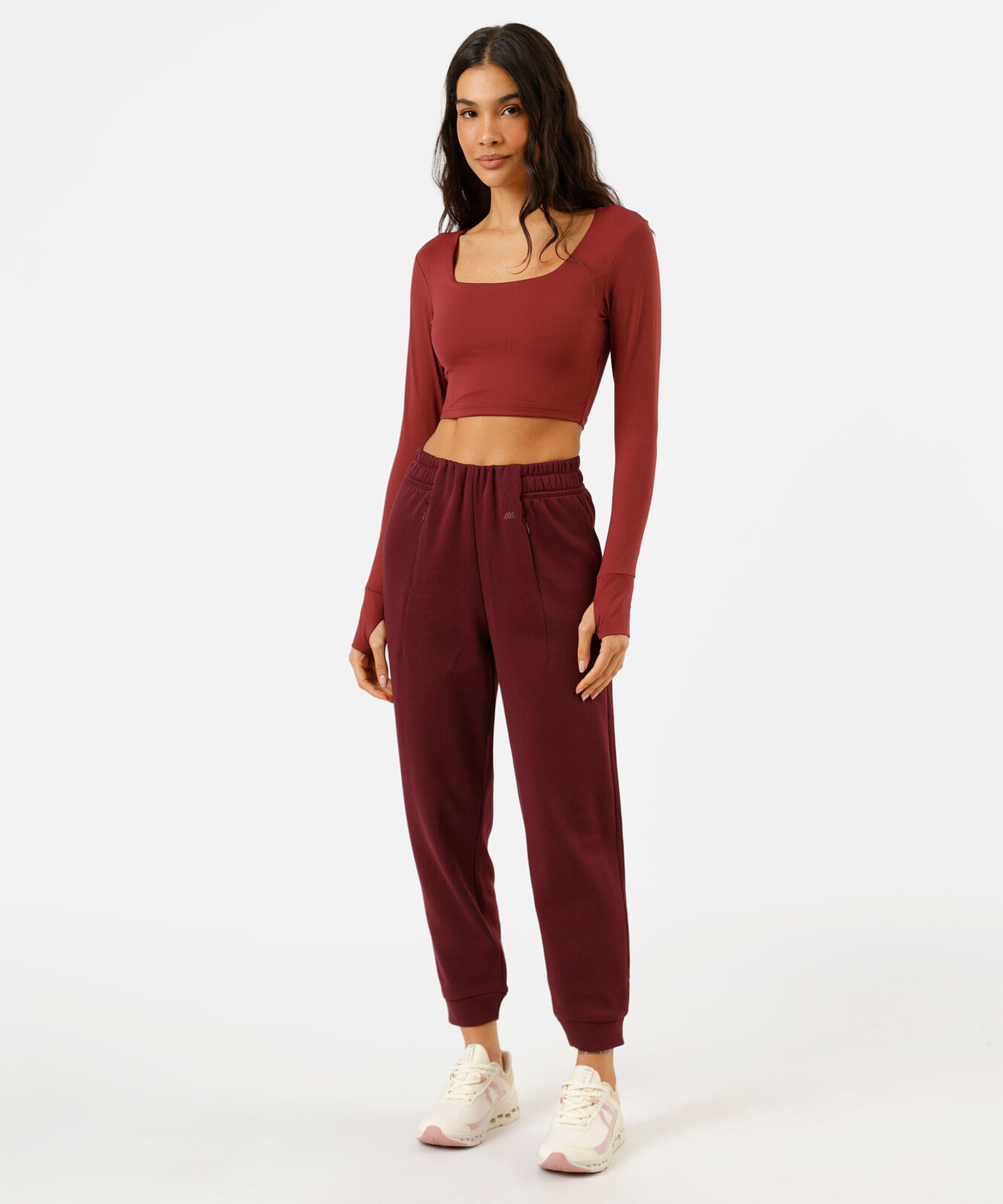 blusa cropped esportiva feminina de poliamida manga longa vinho