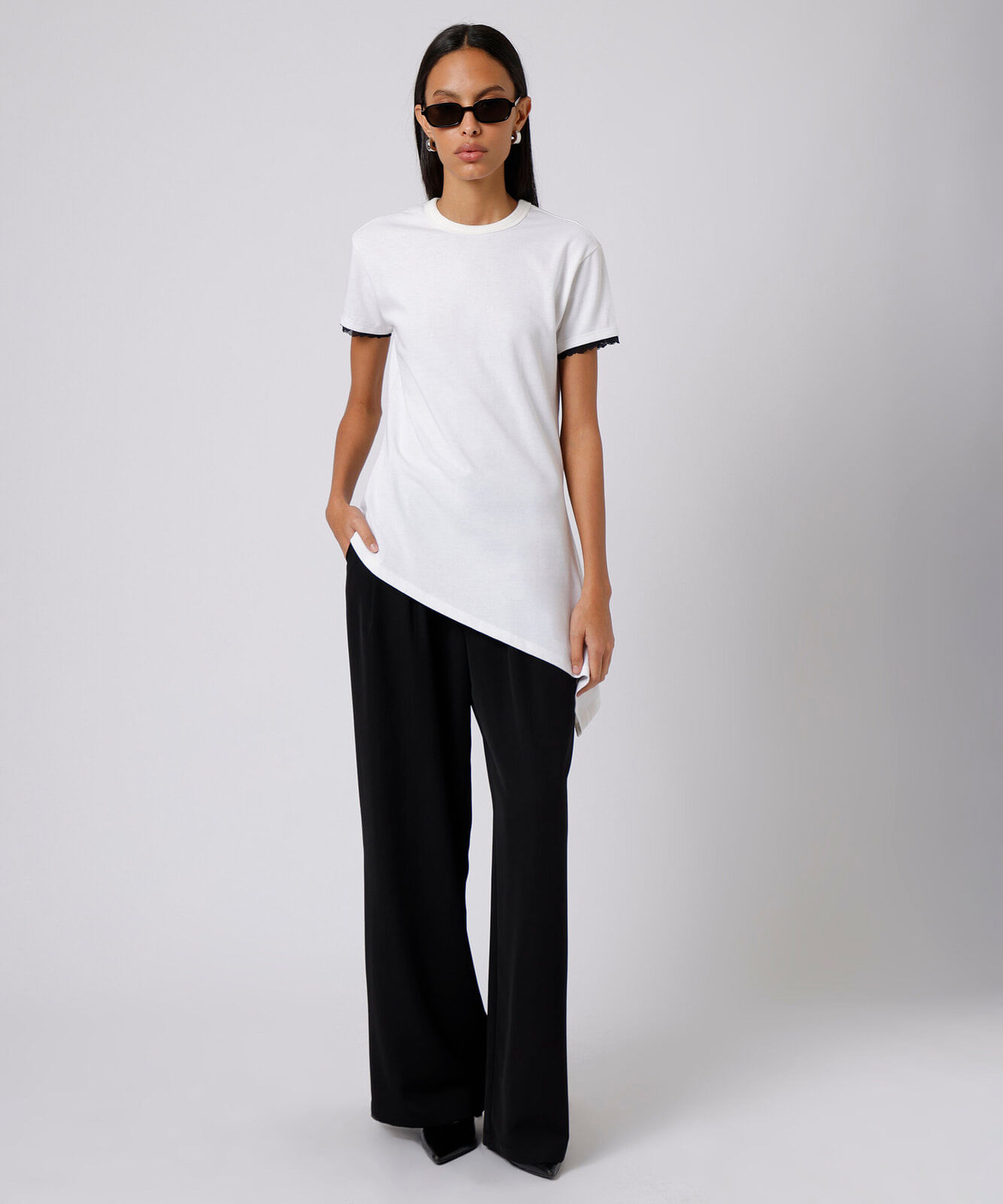 camiseta peplum feminina de algodão com renda manga curta mindset off white