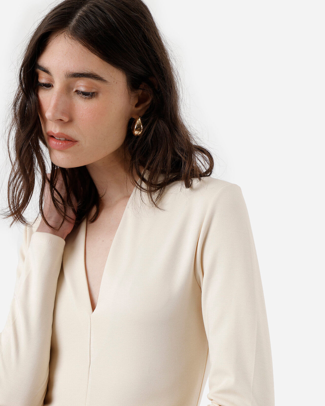 blusa feminina com viscose decote v manga longa bege