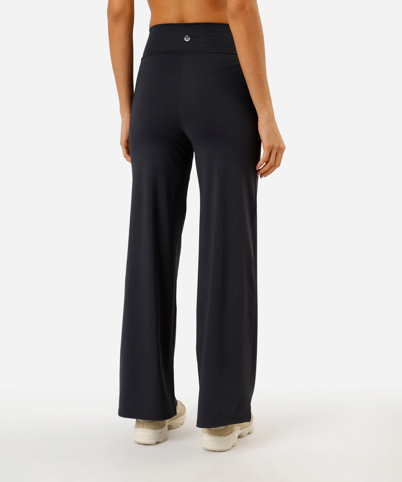 calça wide leg esportiva feminina de poliamida preta
