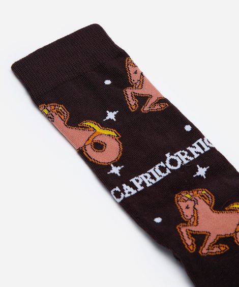 meia masculina cano alto capricórnio marrom