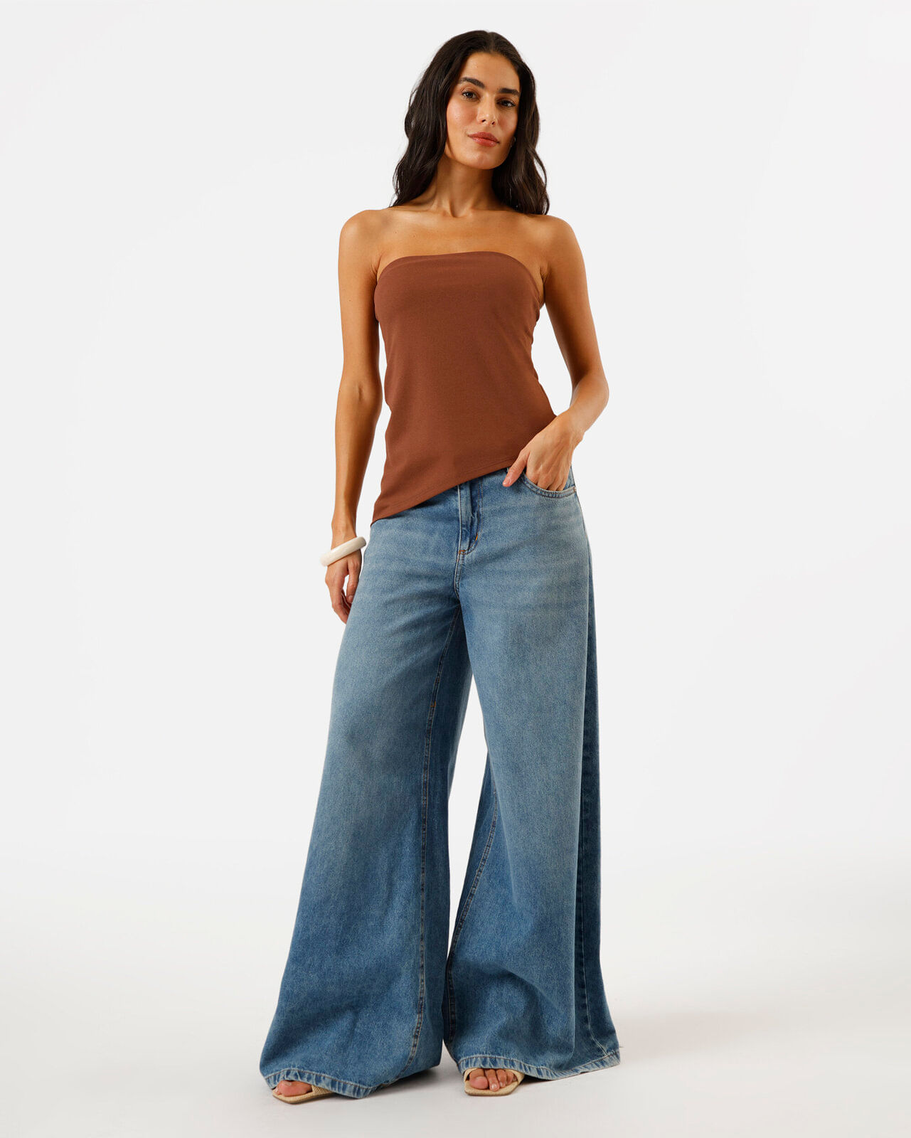 blusa sem alça feminina assimétrica marrom