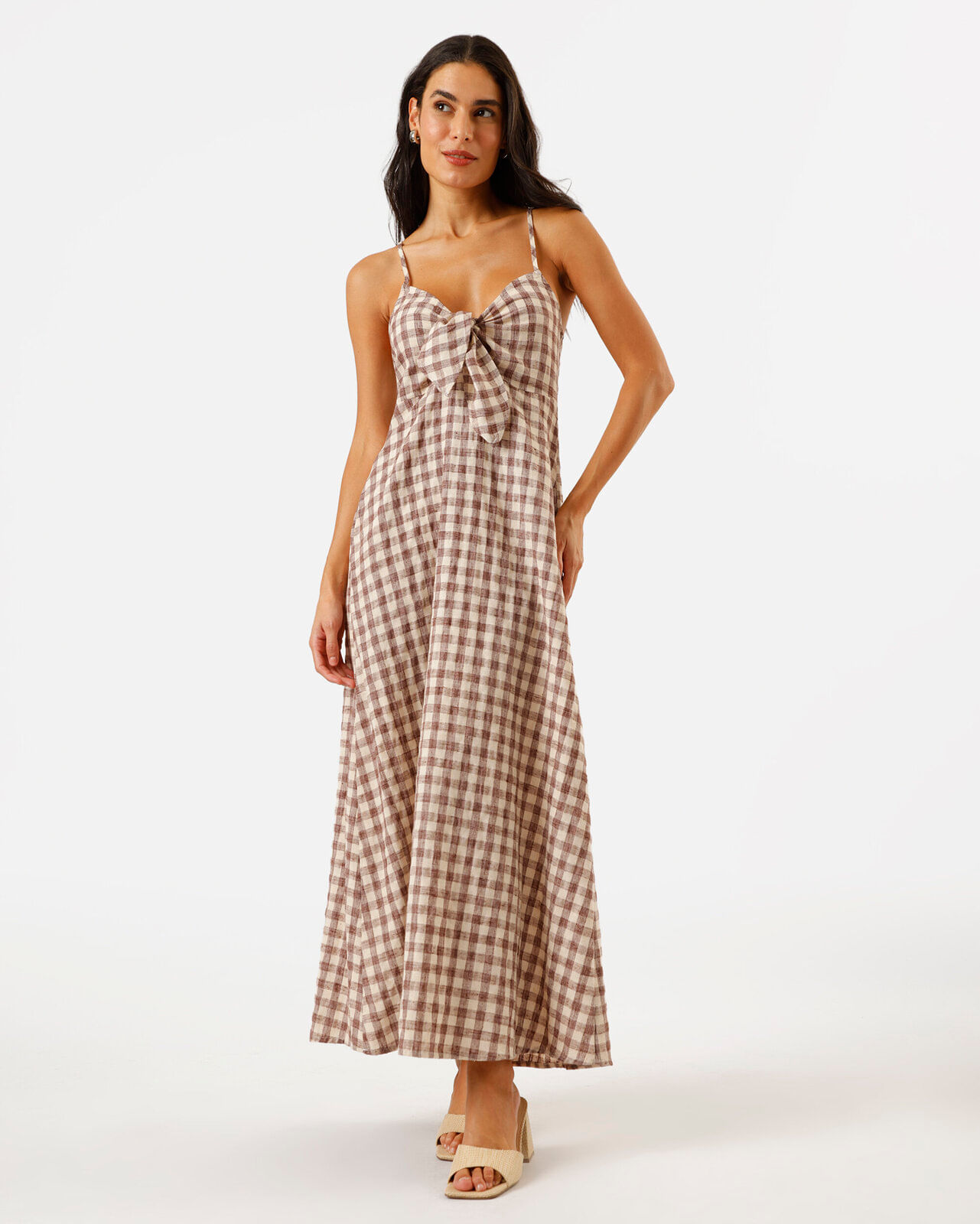 vestido midi alça fina feminino com amarração xadrez marrom
